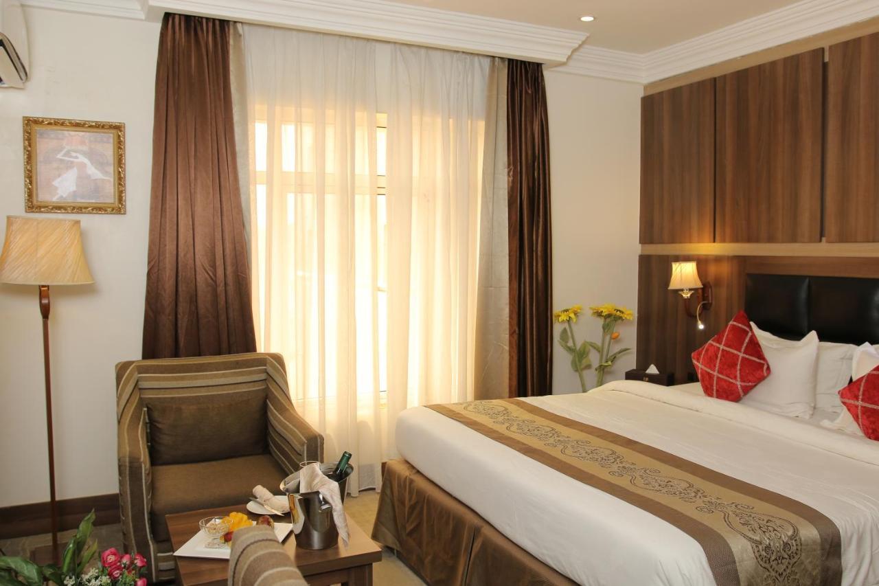 Grand Pela Hotel & Suites Abuja Eksteriør bilde