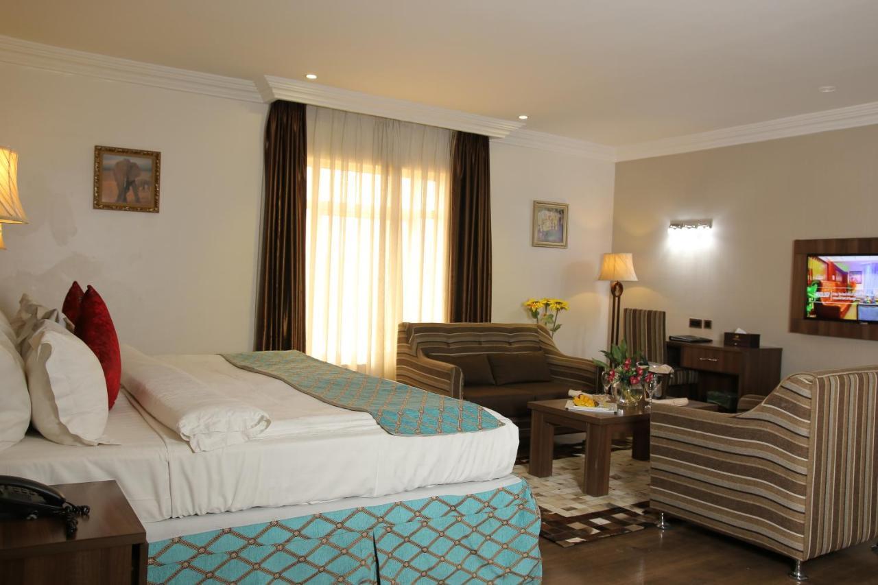 Grand Pela Hotel & Suites Abuja Eksteriør bilde