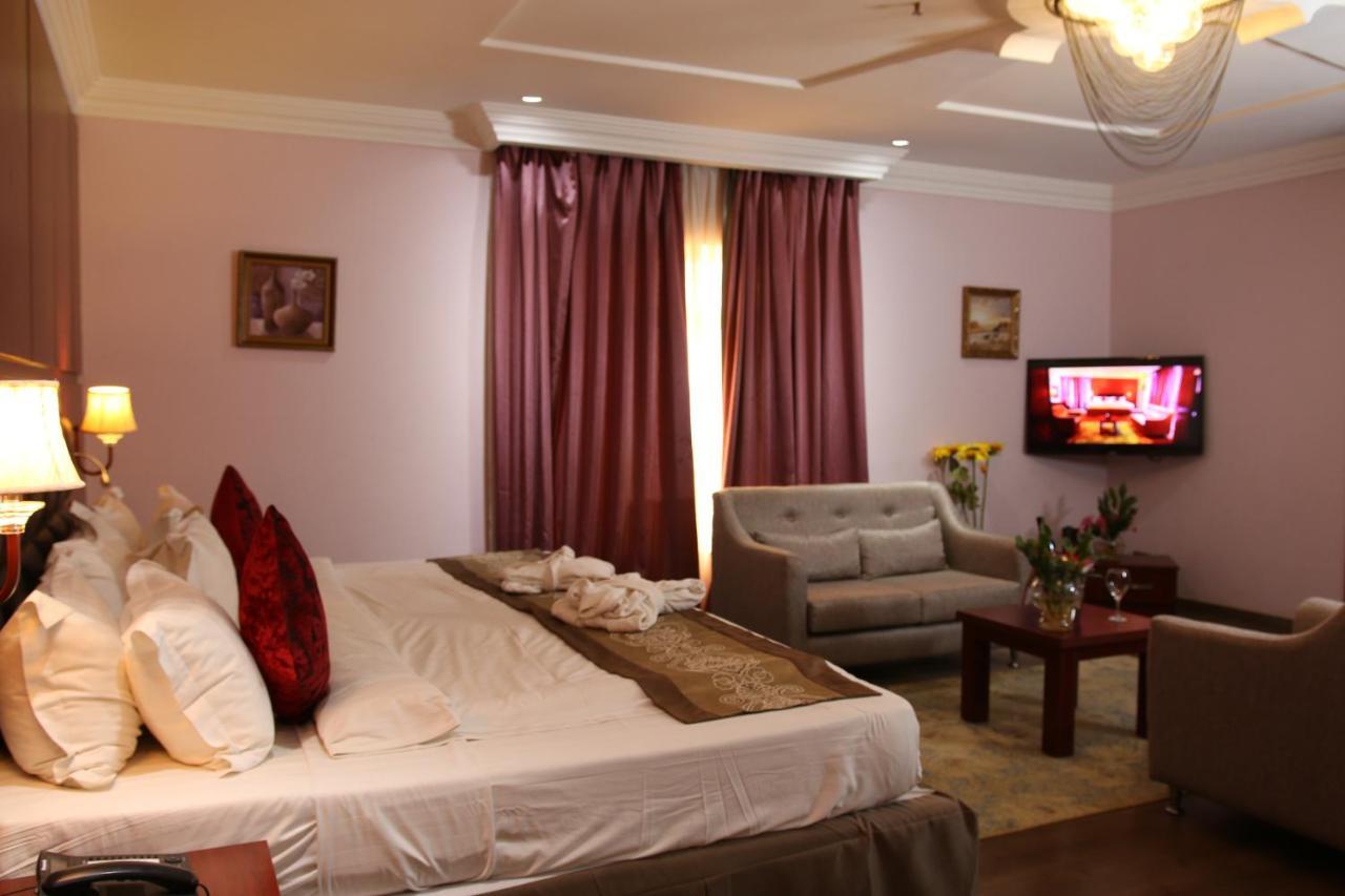 Grand Pela Hotel & Suites Abuja Eksteriør bilde