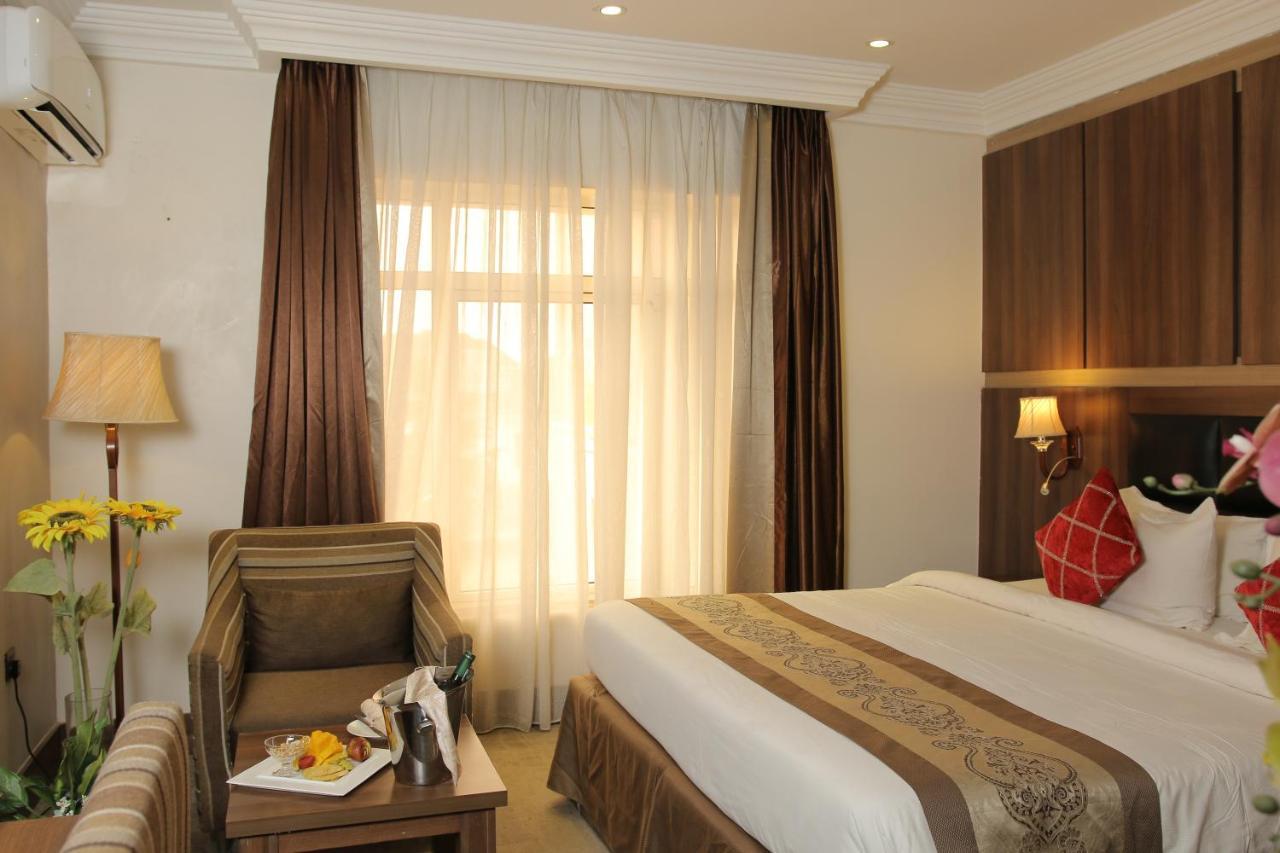 Grand Pela Hotel & Suites Abuja Eksteriør bilde