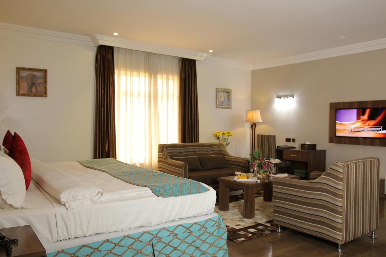 Grand Pela Hotel & Suites Abuja Eksteriør bilde