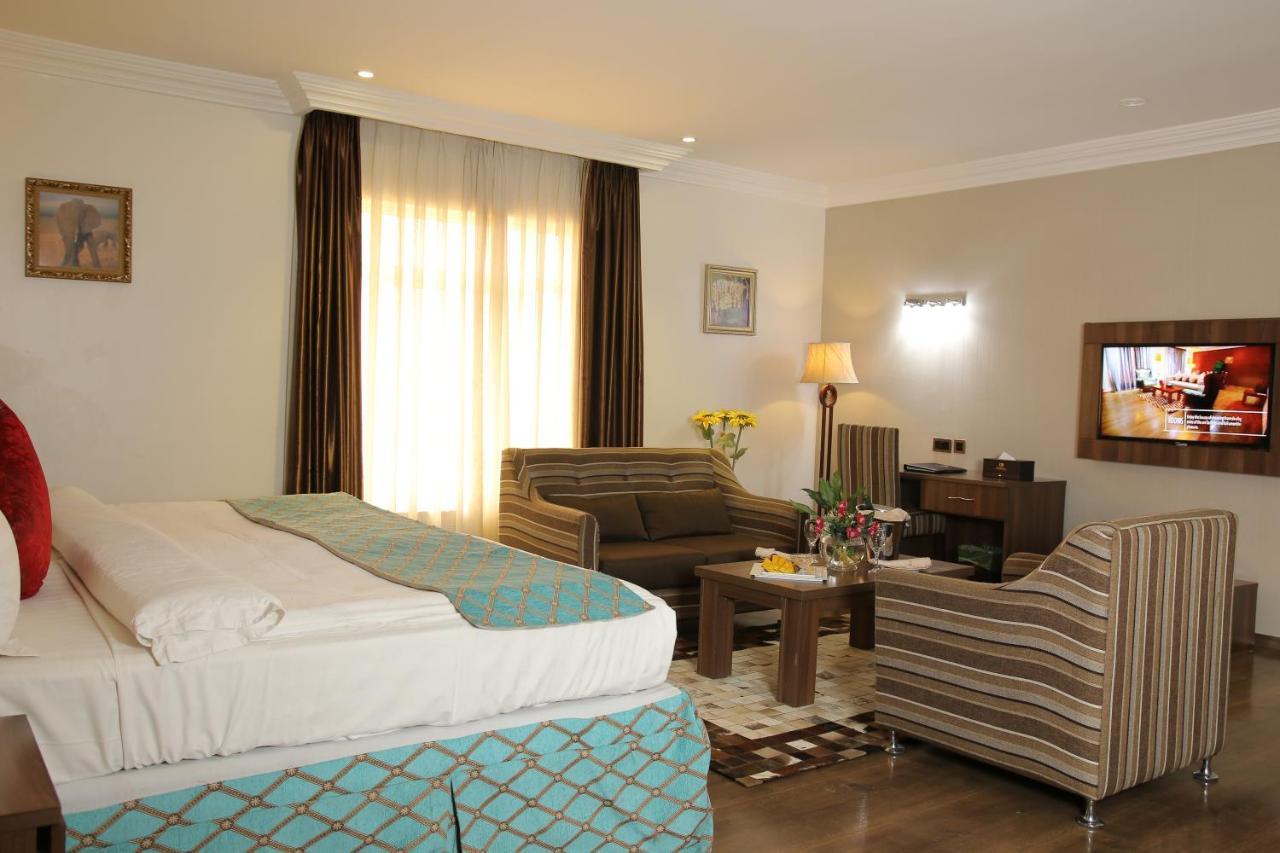 Grand Pela Hotel & Suites Abuja Eksteriør bilde