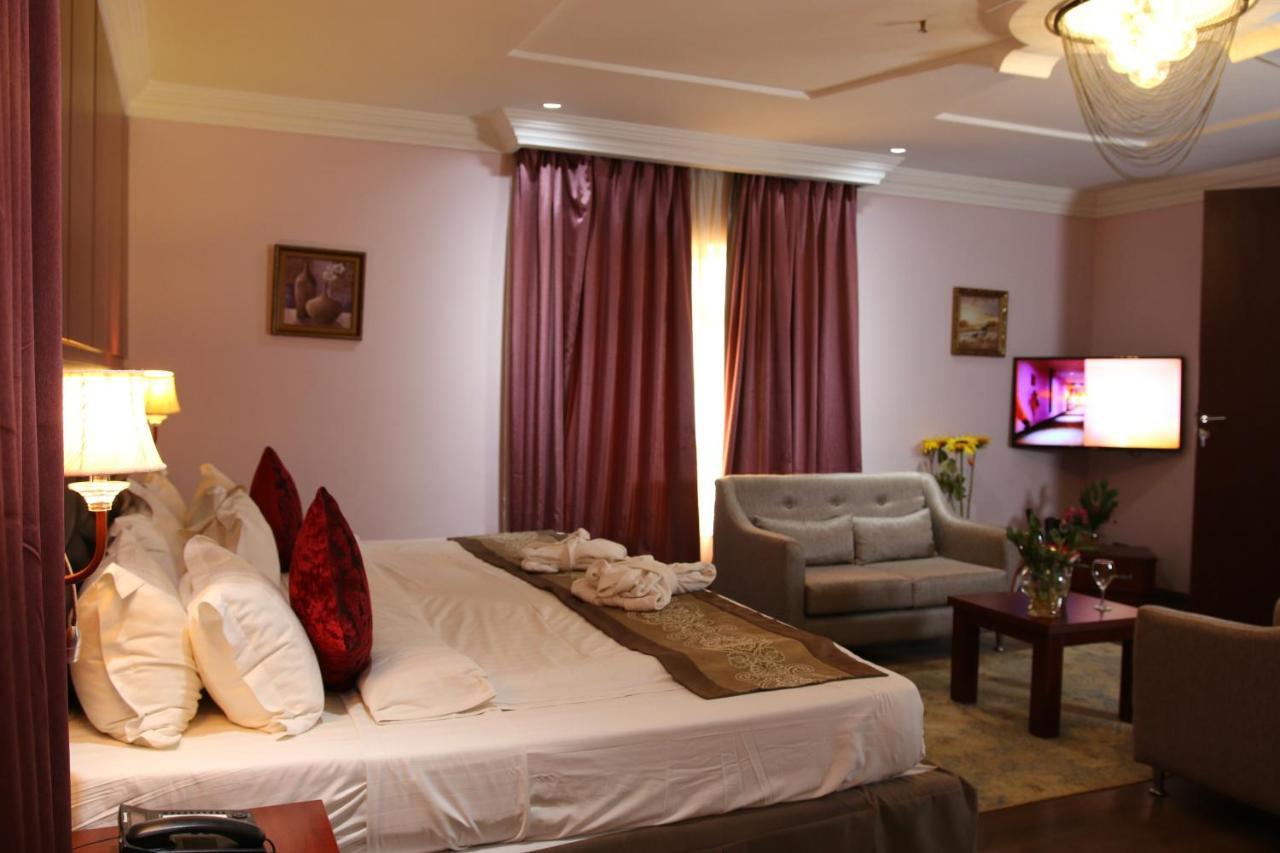 Grand Pela Hotel & Suites Abuja Eksteriør bilde
