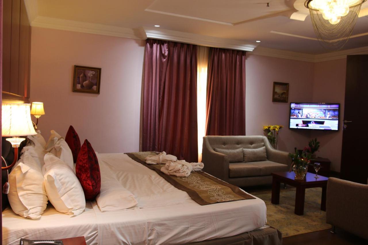 Grand Pela Hotel & Suites Abuja Eksteriør bilde